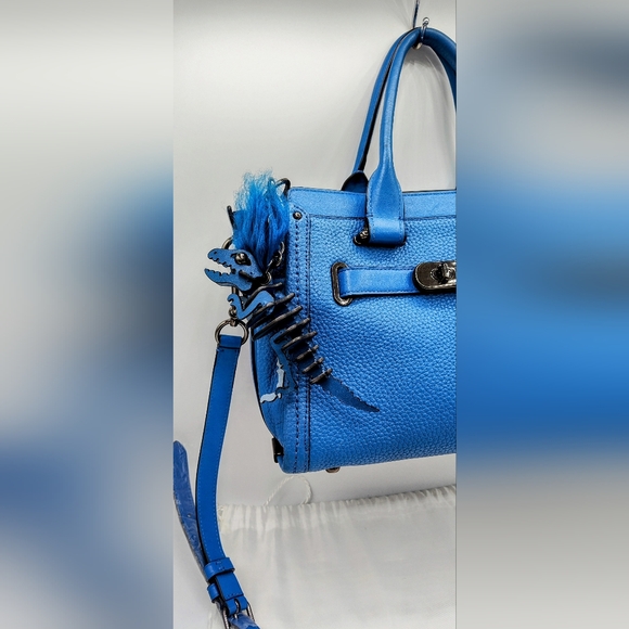 Coach Swagger 21 in Azure Blue Pebbled Leather with Rexy Charm - Picture 6 of 14